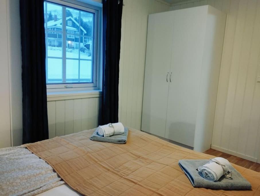 Apartment In Tromso With Sea And Mountain View ภายนอก รูปภาพ